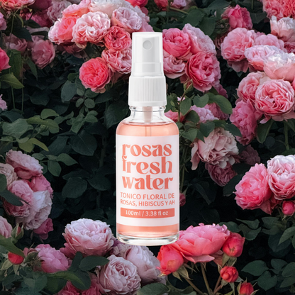Agua botánica hidratante facial de rosas y AH