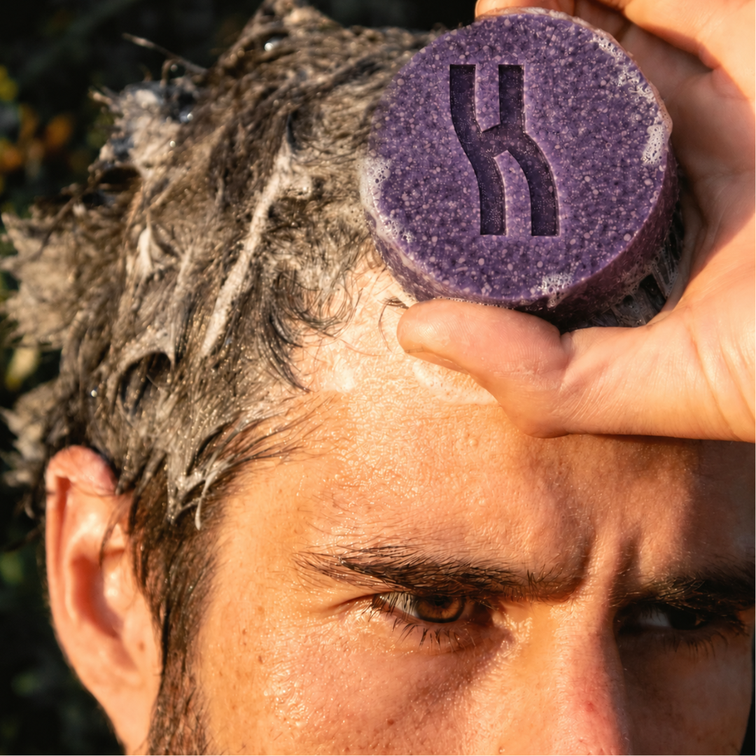 Shampoo para cabellos grasos / Ultraviolet.
